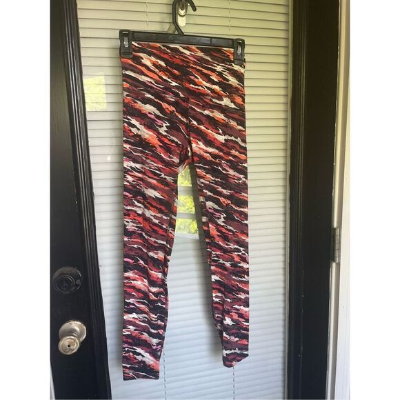 Lululemon High Rise Align Tiger Tide Leggings Red/ Orange/Multi/Stripe Size 4 - Picture 10 of 10